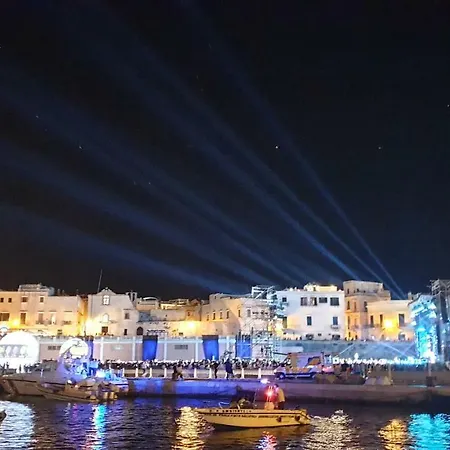 ヴィラ Torre Del Pizzo